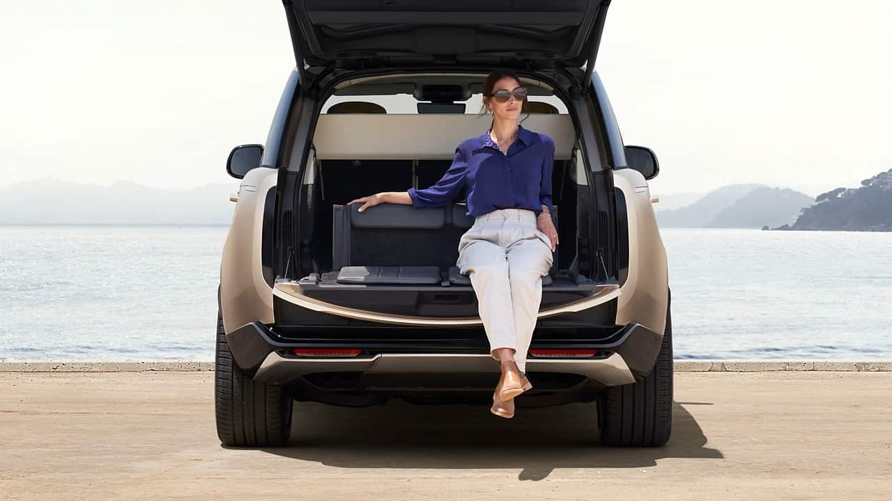 7 Seater SUVs Luxury Practicality Combined Land Rover