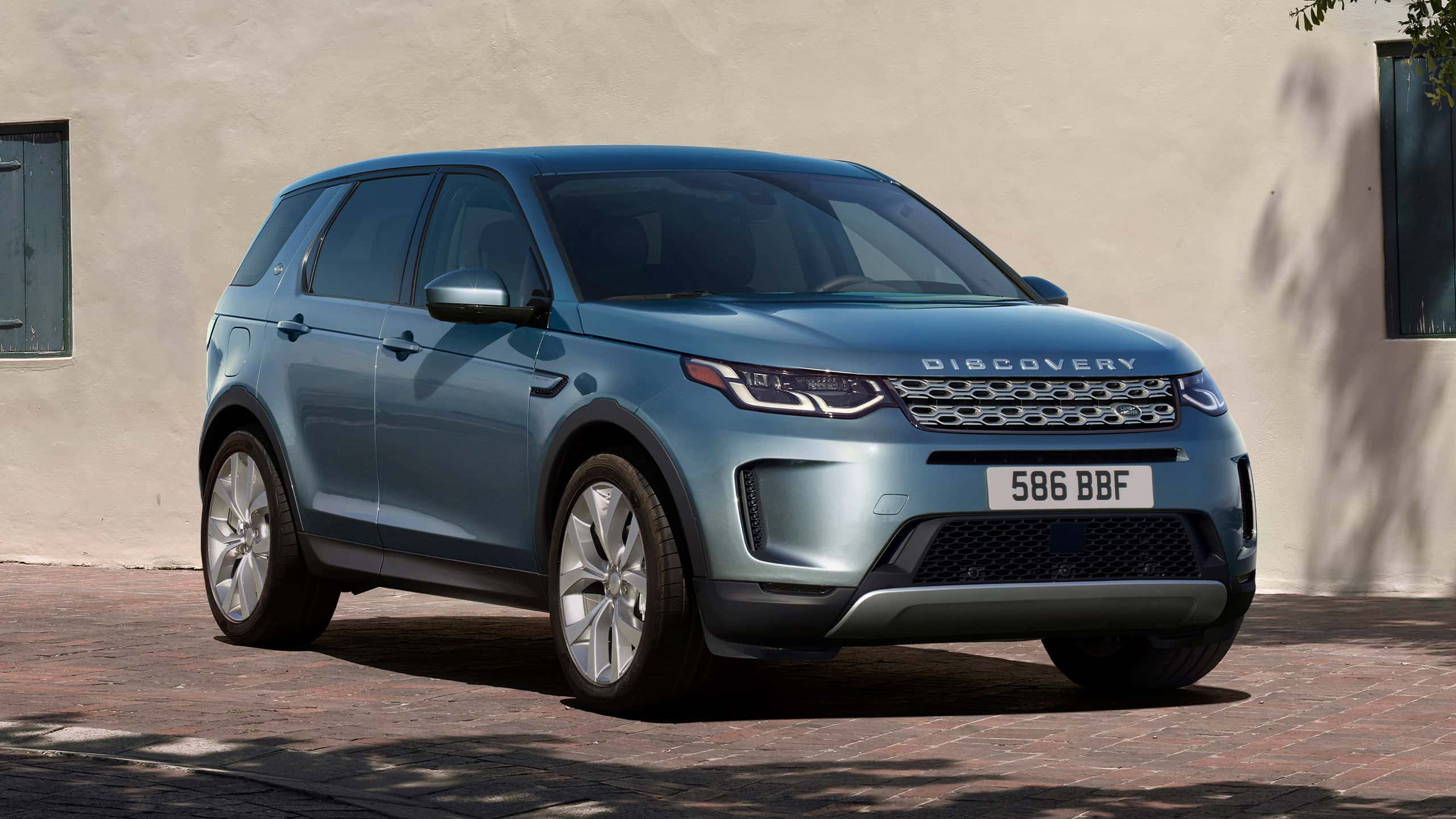 Discovery Sport Best versatile compact SUV Land Rover